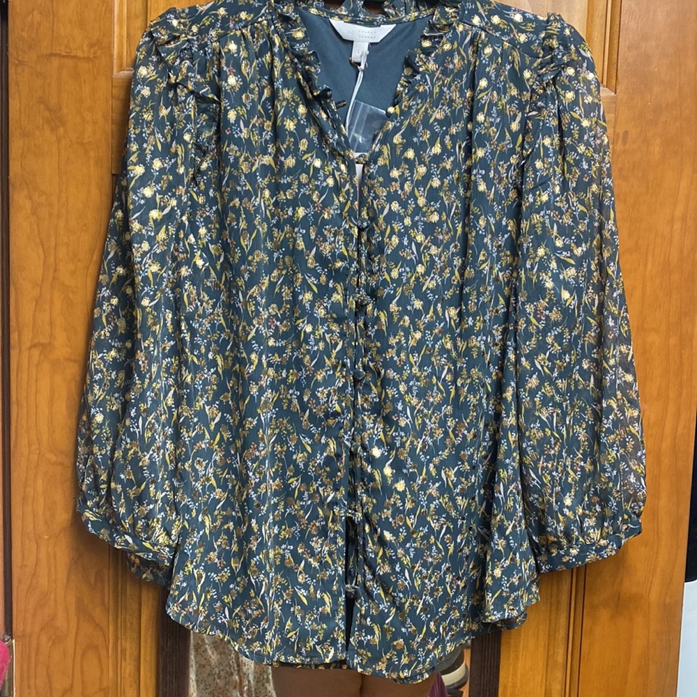 NWT LC LAUREN CONRAD Green & Gold Print Ruffle Blouse